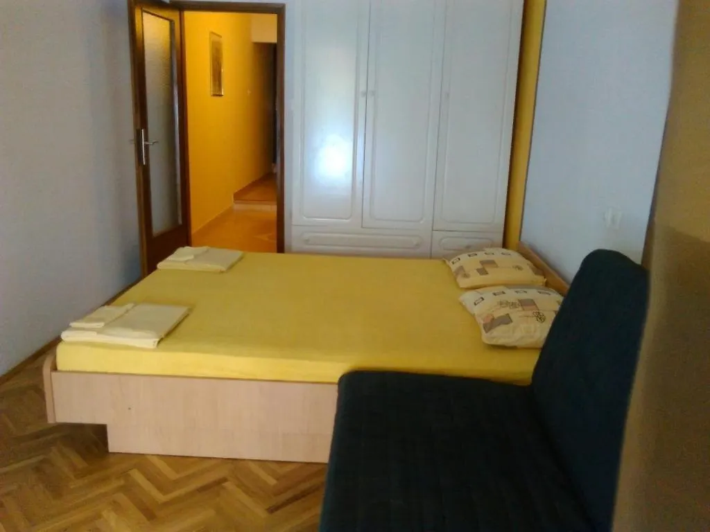 Apartment In Jadranovo With Sea View, Balcony, Air Conditioning, Wi-Fi