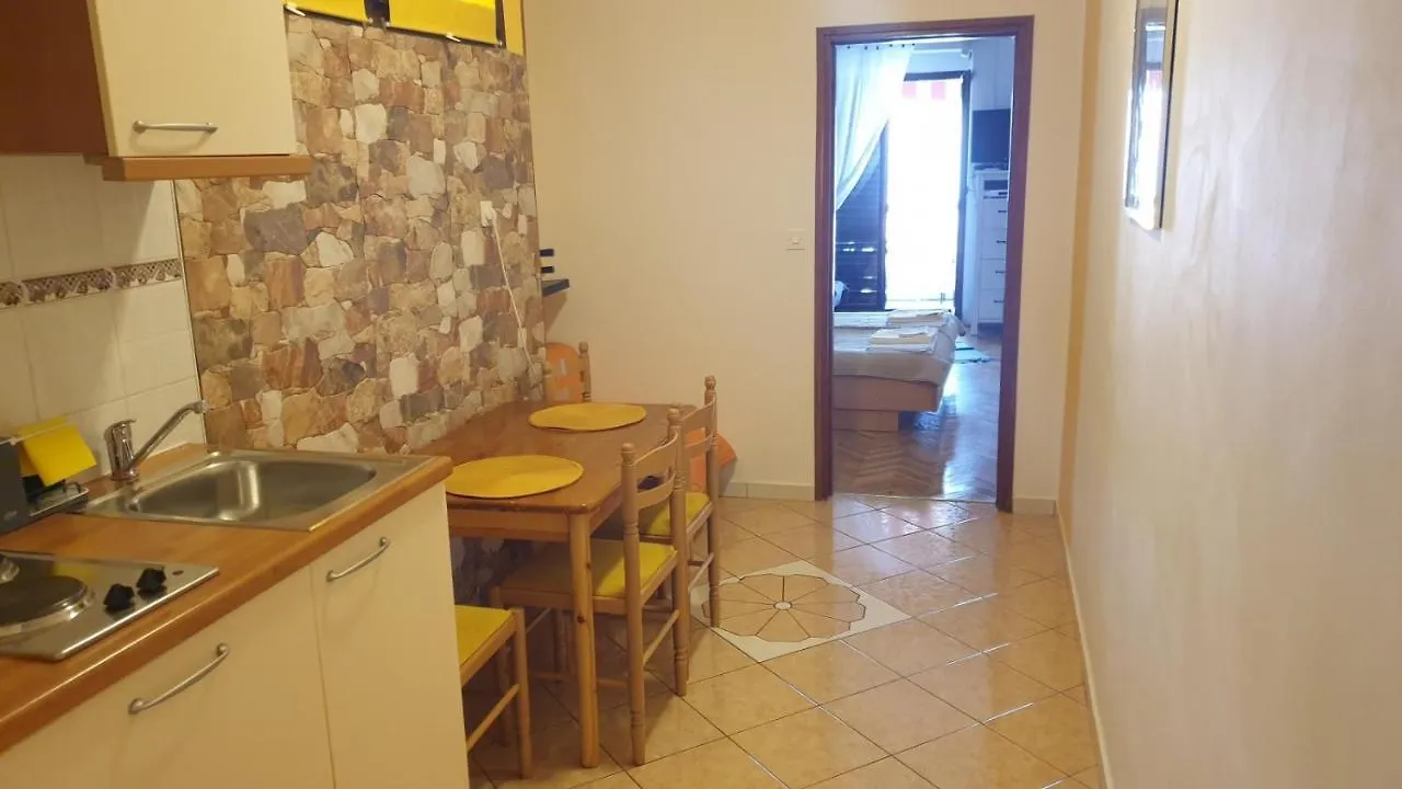 Apartment In Jadranovo With Sea View, Balcony, Air Conditioning, Wi-Fi 0*,