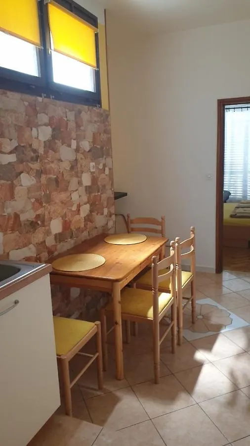 Apartment In Jadranovo With Sea View, Balcony, Air Conditioning, Wi-Fi