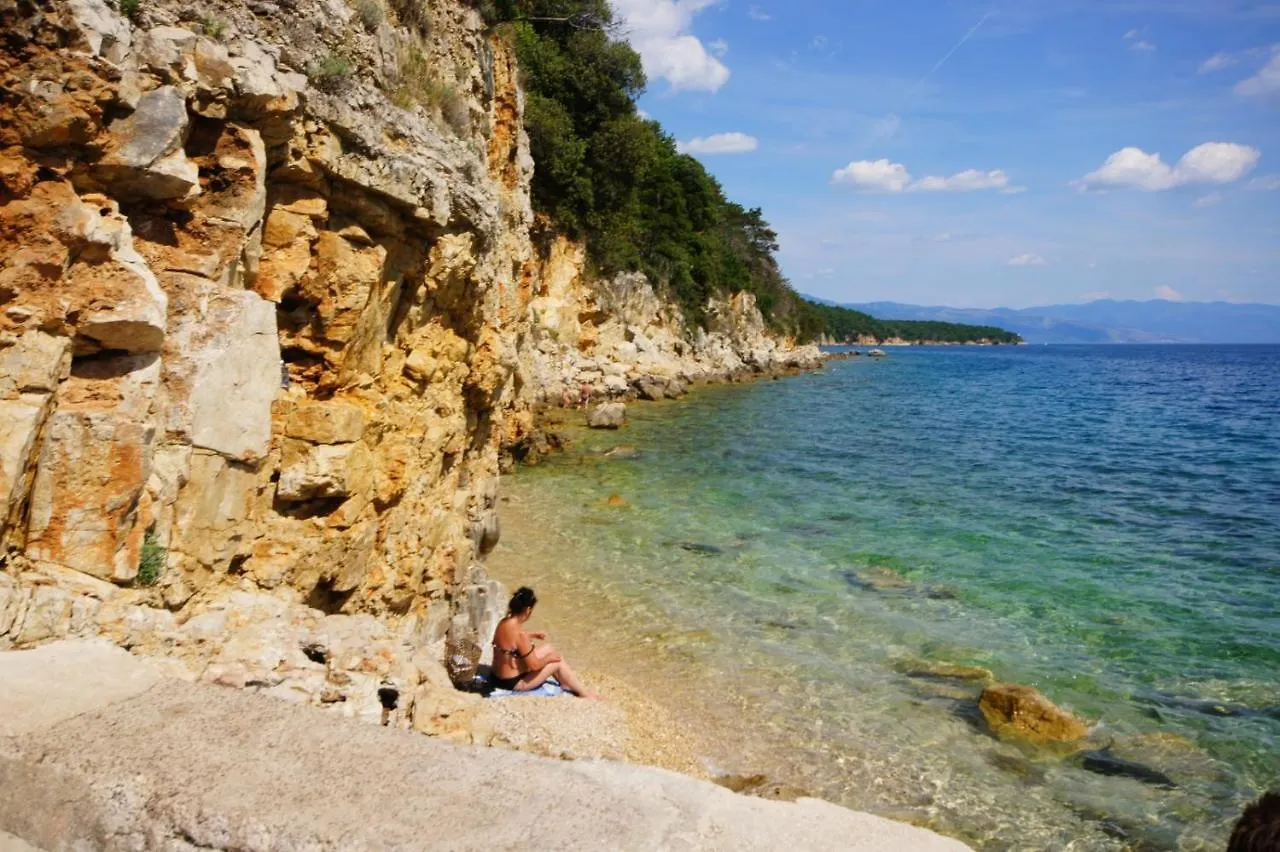 Apartment In Jadranovo With Sea View, Balcony, Air Conditioning, Wi-Fi 0*,