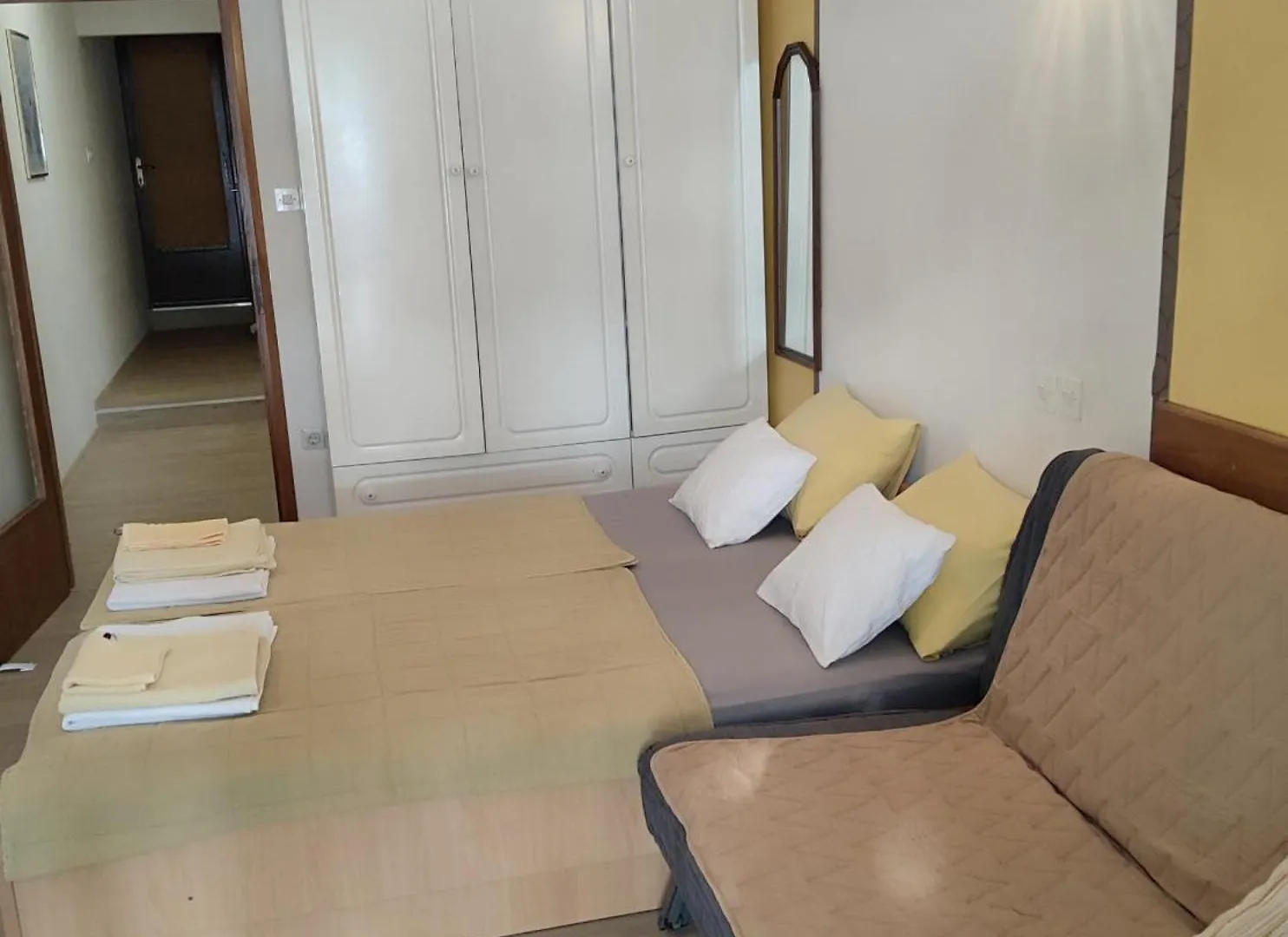 Apartment In Jadranovo With Sea View, Balcony, Air Conditioning, Wi-Fi