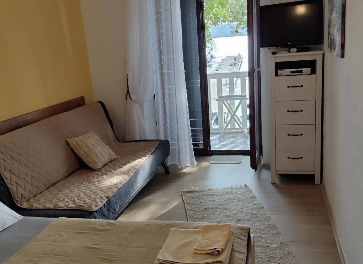 Apartment In Jadranovo With Sea View, Balcony, Air Conditioning, Wi-Fi Croatia