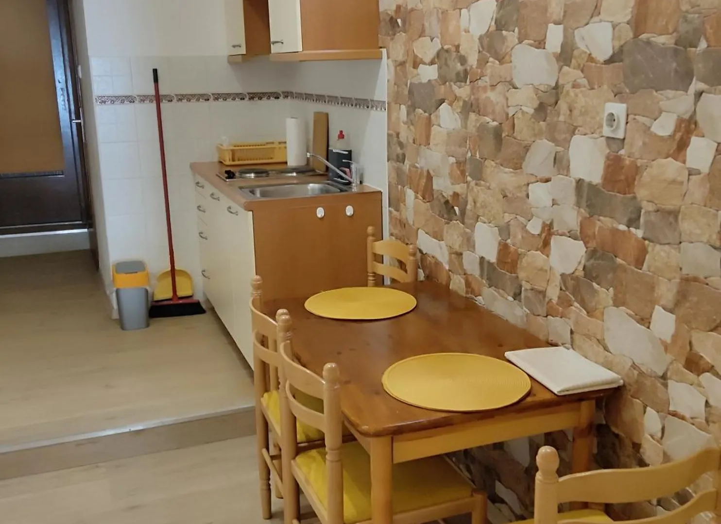 Apartment In Jadranovo With Sea View, Balcony, Air Conditioning, Wi-Fi 0*,